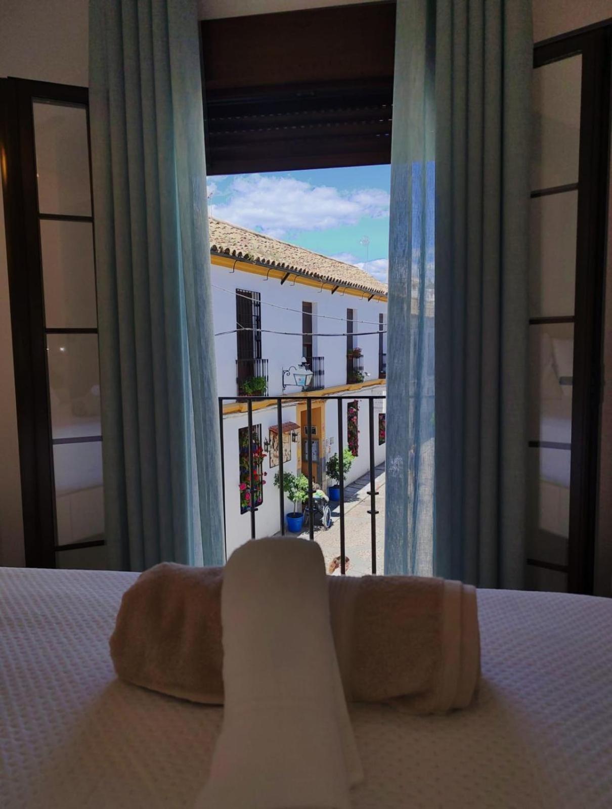 Balcon De Los Patios Con Parking Kordoba Bagian luar foto